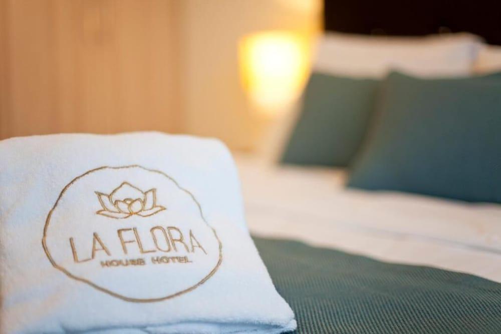 La Flora House Hotel コジャエリ エクステリア 写真