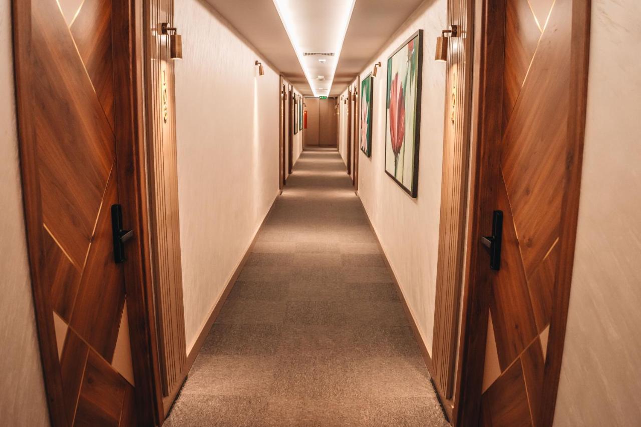 La Flora House Hotel コジャエリ エクステリア 写真
