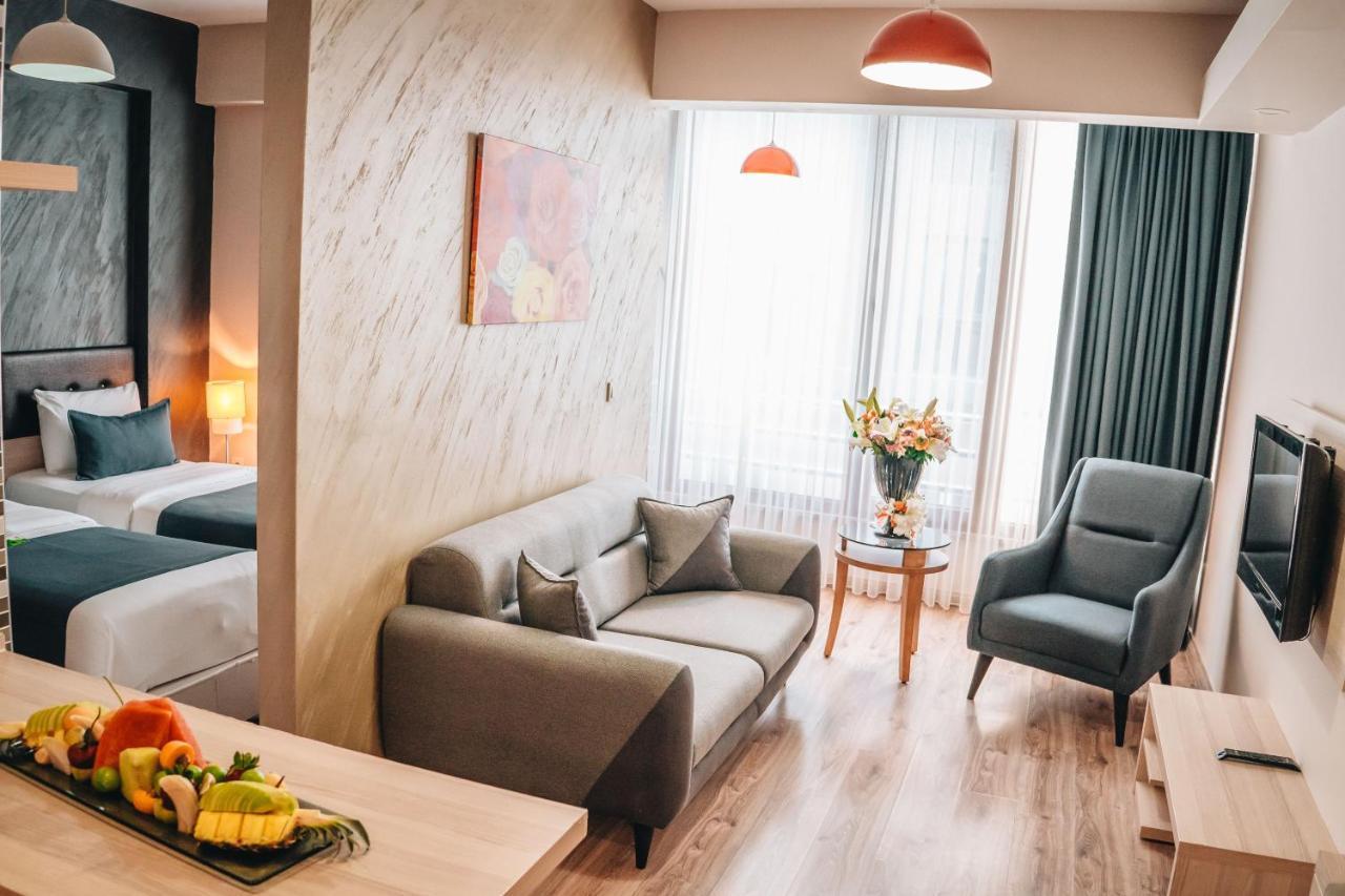 La Flora House Hotel コジャエリ エクステリア 写真