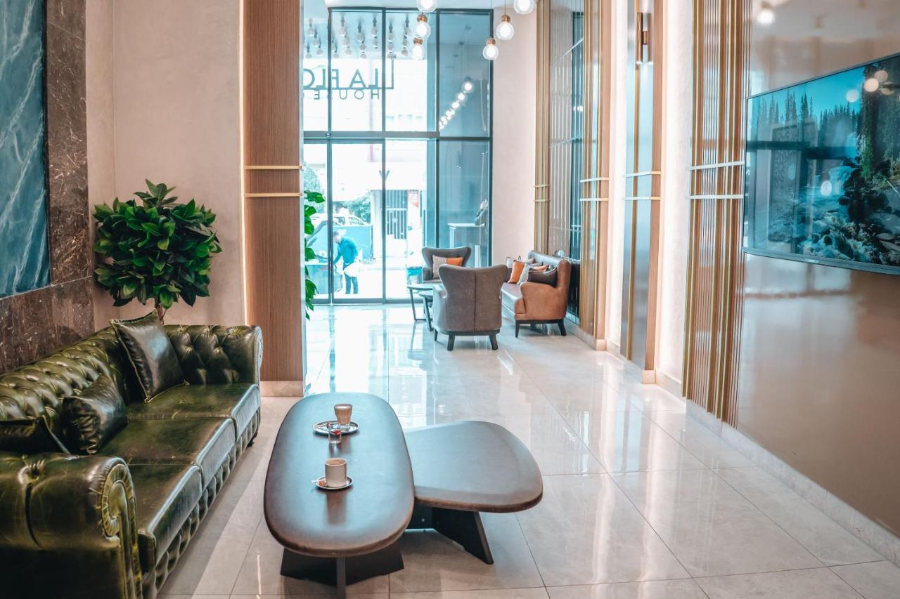 La Flora House Hotel コジャエリ エクステリア 写真