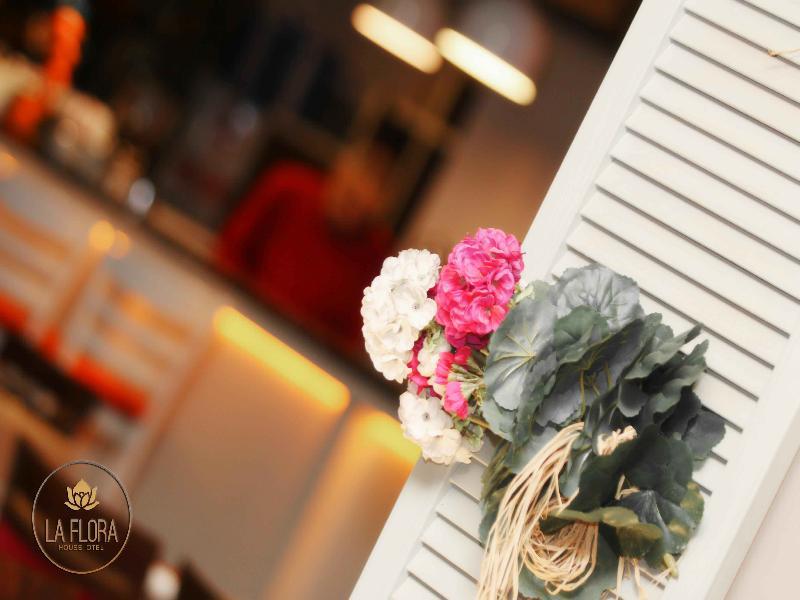 La Flora House Hotel コジャエリ エクステリア 写真